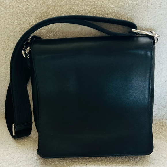 EUC / Coach Black Leather Messenger Bag - Picture 2 of 14